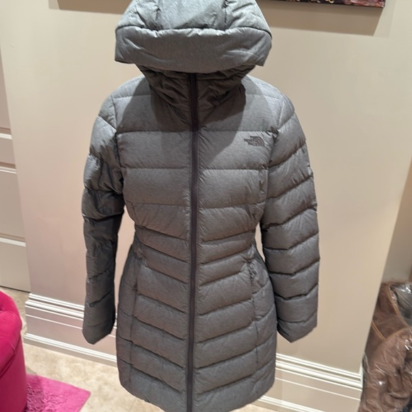 The North Face medium puffer - Picture 1 of 4